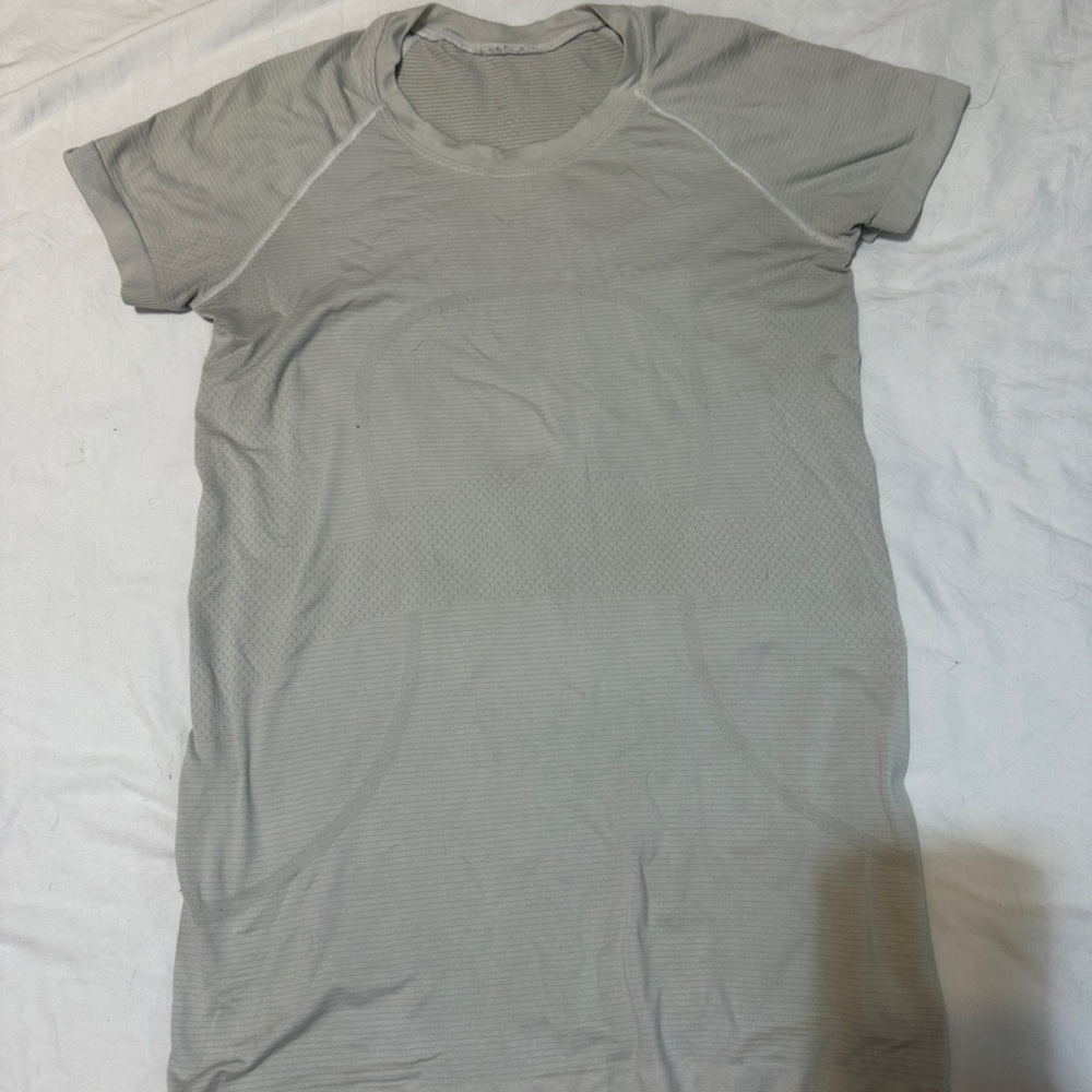Lululemon Athletica Gray Short Sleeve Tee